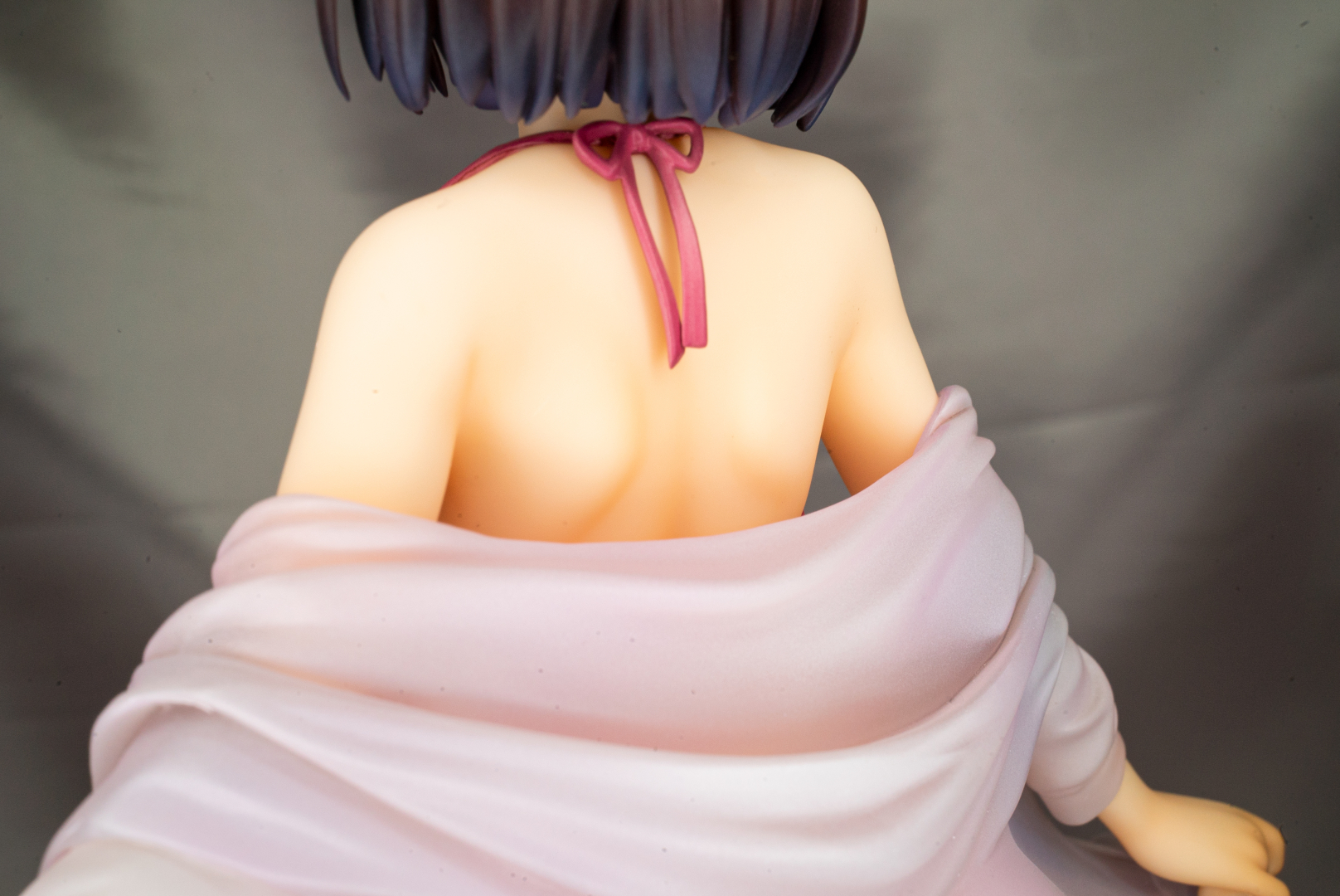 原型師さんは肩甲骨フェチなんだろうか……と思えるほど本物の見まがうような造型