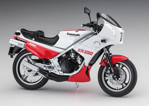 ツートーンカラーモデルが登場。プラモデル「カワサキ KR250 “ホワイト