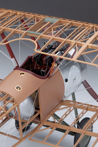 空冷エンジン戦闘機の構造モデルを再現。プラモデル「ソッピース