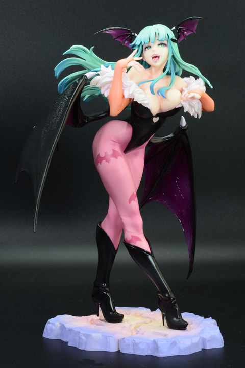 レビュー】「ヴァンパイア美少女 モリガン」レビュー 流し目、突き出