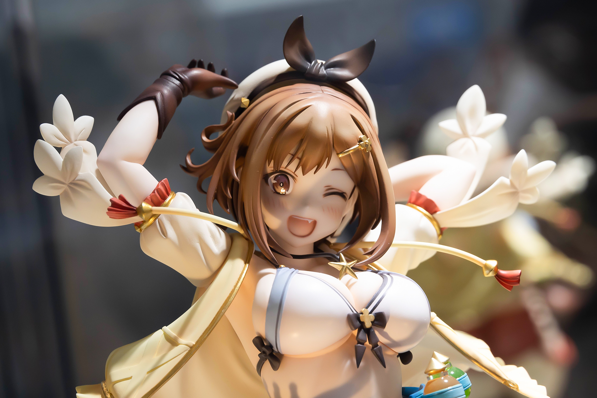 癒やし効果が高そうな、ライザの笑顔。是非とも自宅にお迎えしたい。