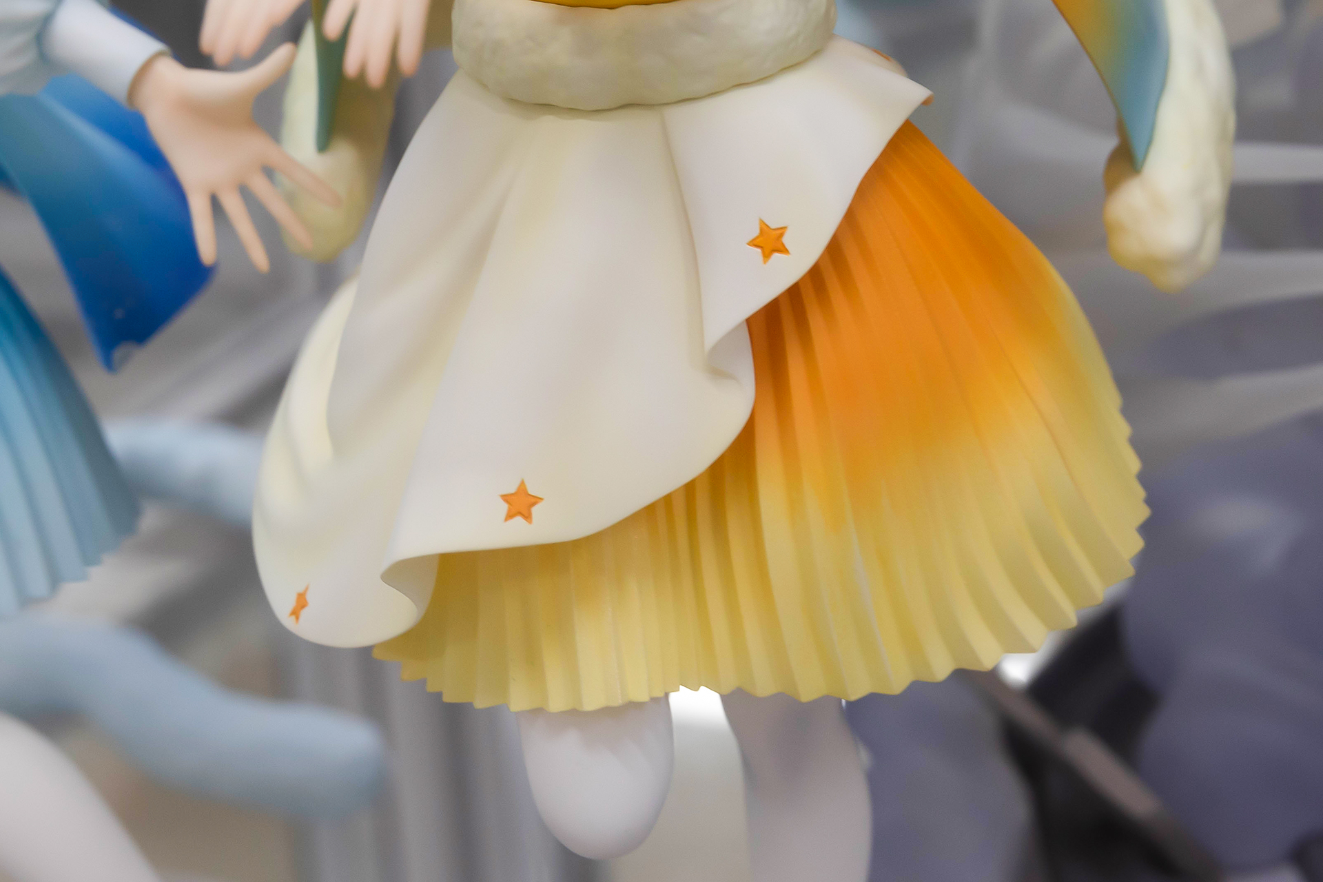 衣装の造形も素晴らしいが、彩色の細かさにも注目してほしい。