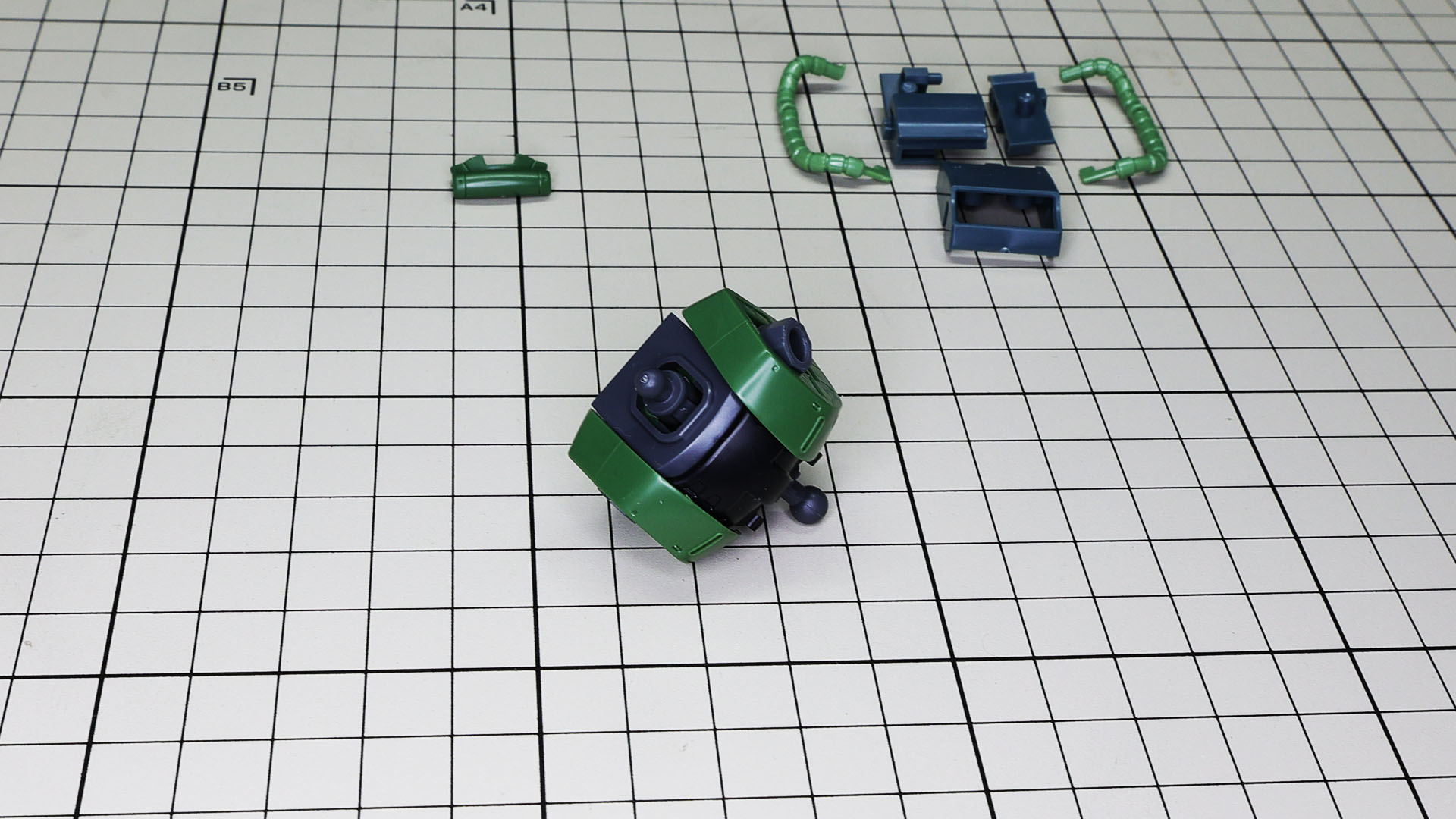 向かって右の左肩を最大限前方に振り出しました。ここからさらに腕部が前へ向きます