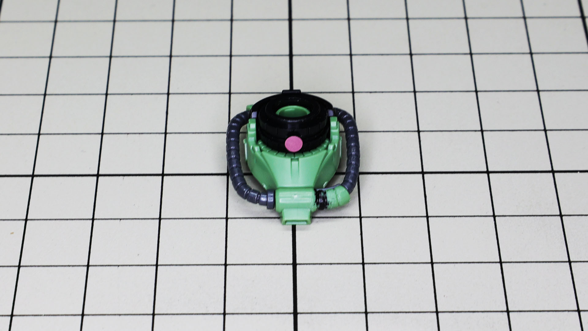 頭部をボディに組付けました。あれ？なんだかかっこいいぞ