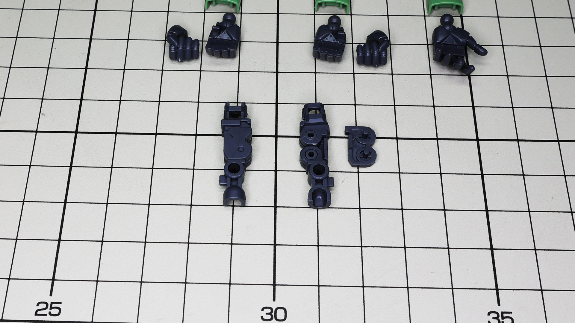 肘関節は上腕と前腕を2重関節のカバーで覆います