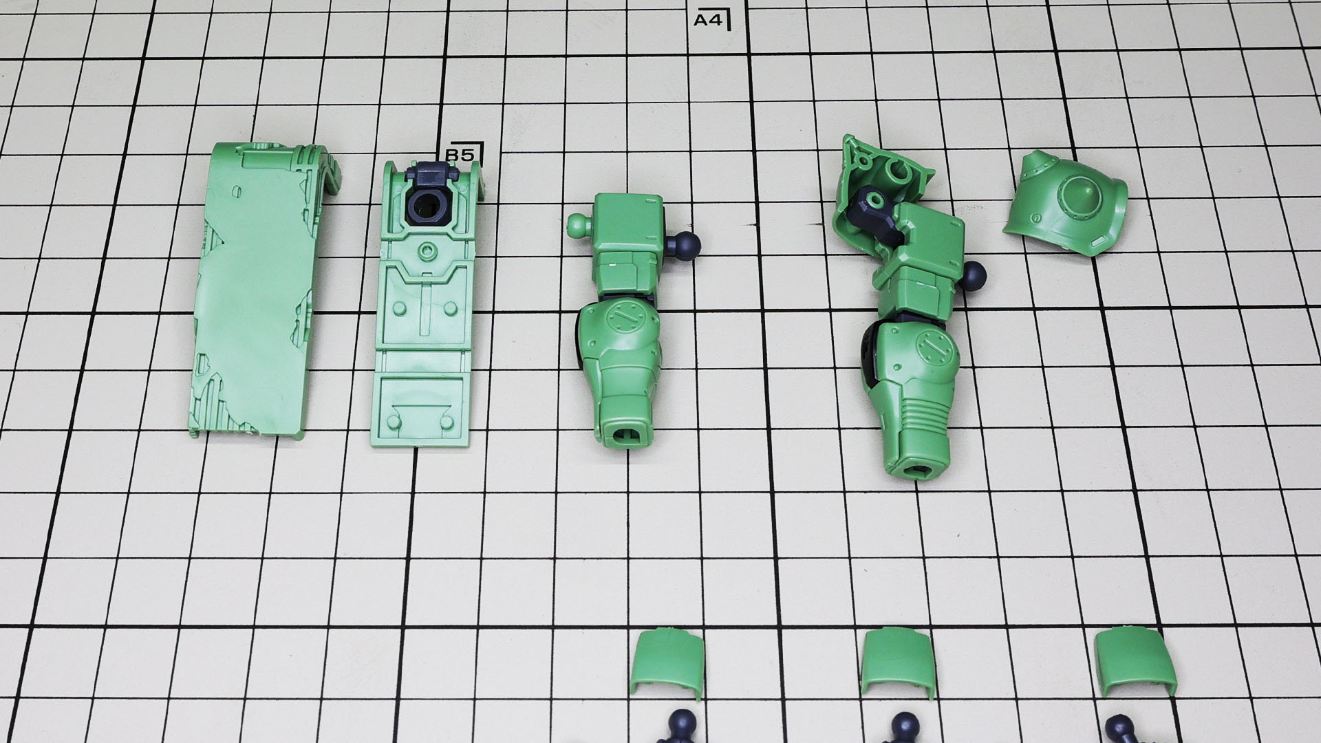 シールド表面にはダメージモールドが！