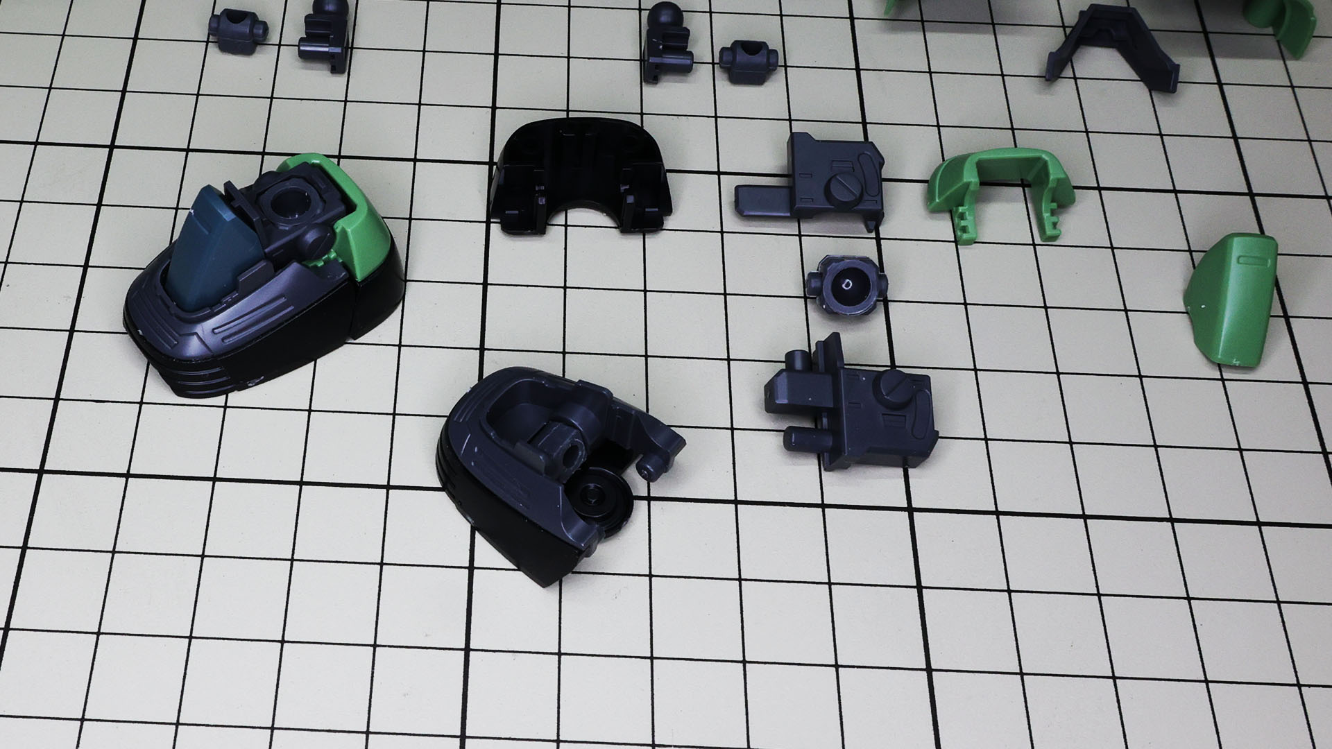 オリジン版ザクがベースなので可動性能も高いです