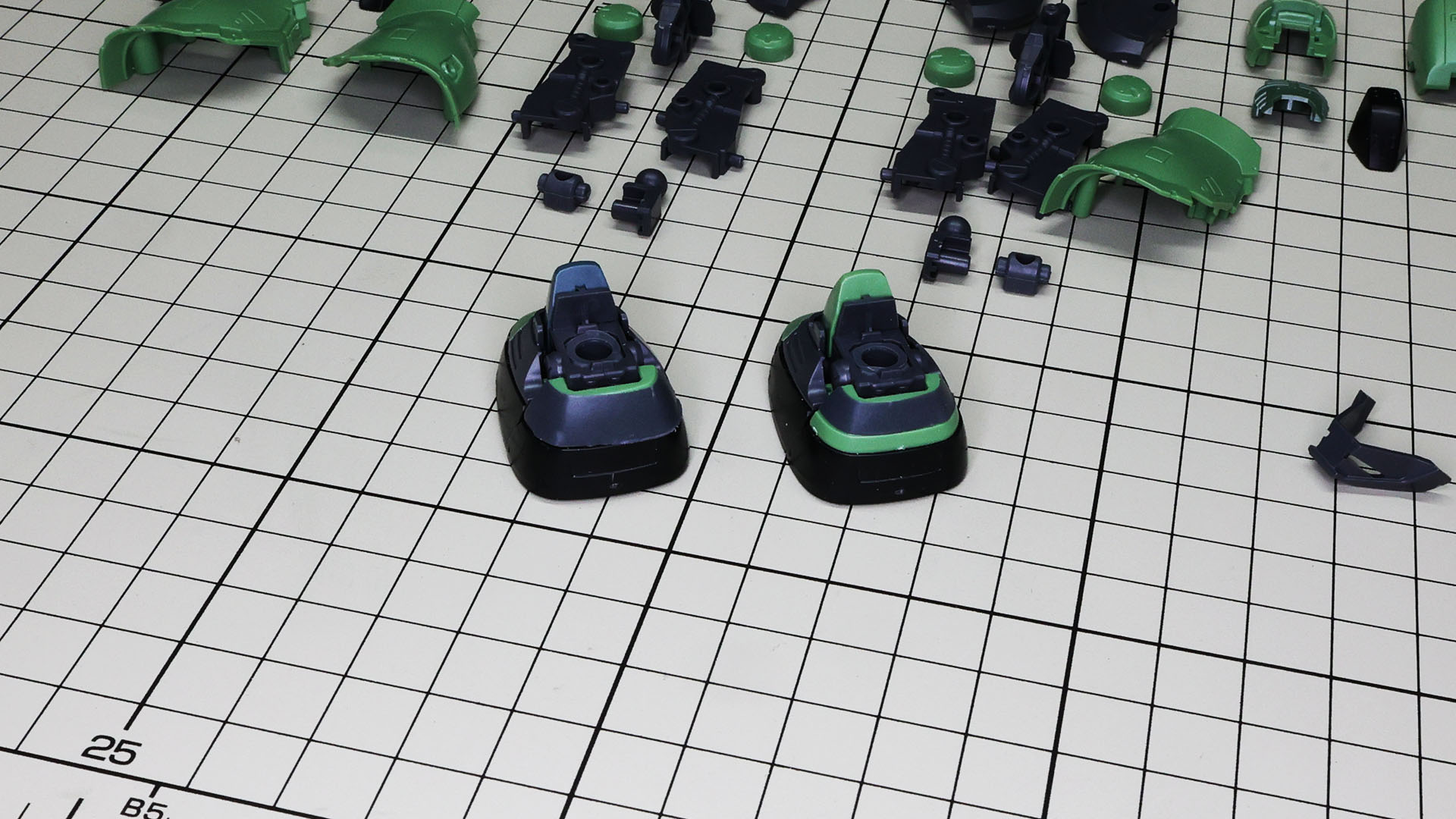 かかと上部も左右で違う表現になります