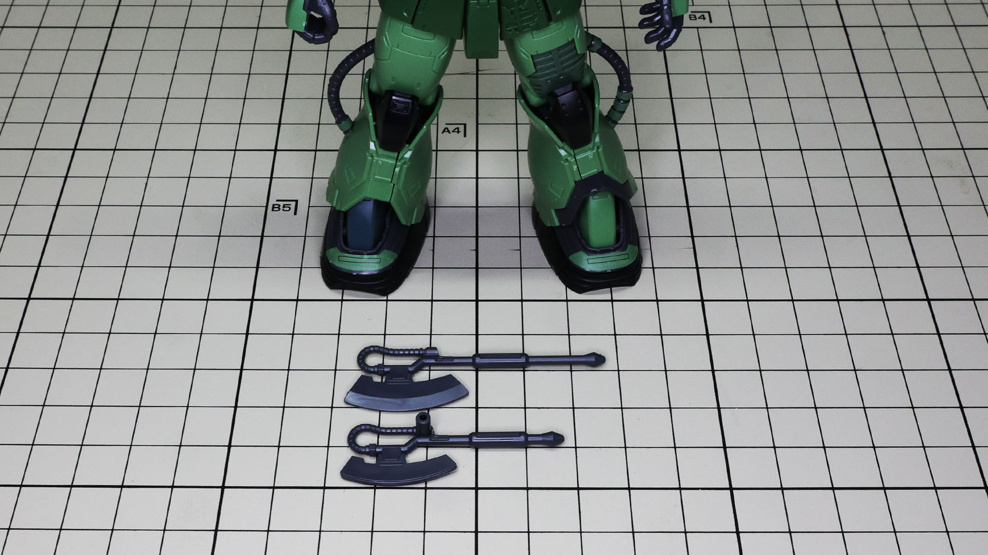 ヒートホーク一本の漢の機体。収納状態のものは取り付け軸が逆なら最高でした