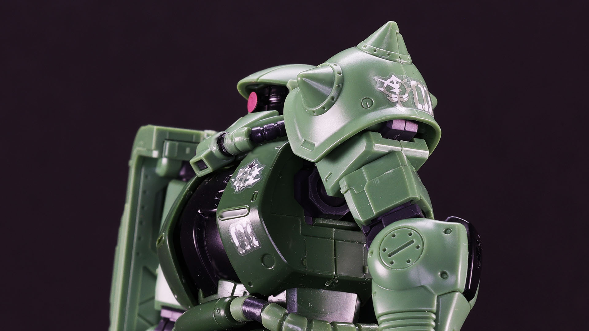 腰部フロントアーマーにもはがれがあります