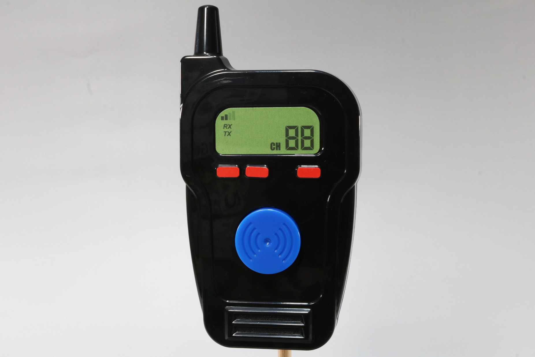 無線機は黒のカッコいいカラーリング