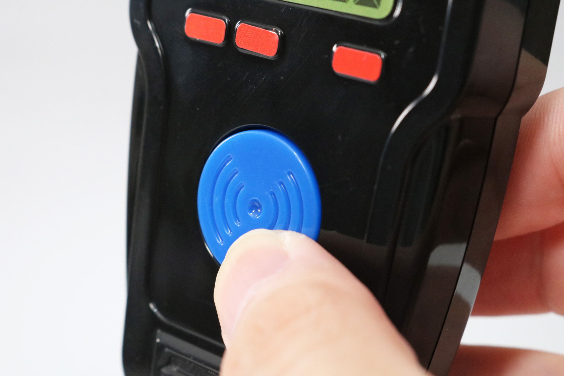 中央のボタンは押しことが可能