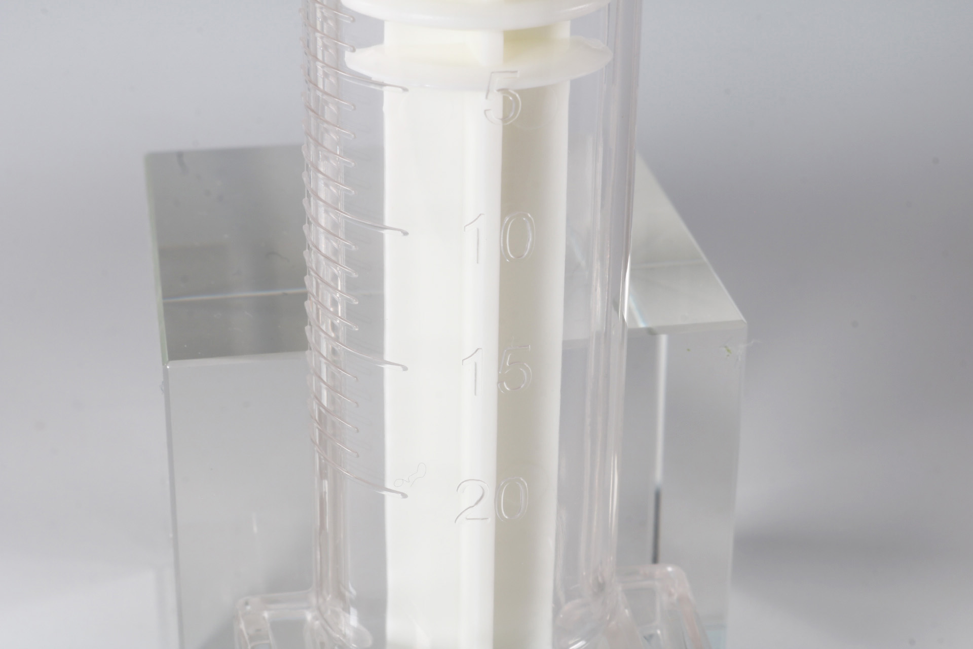 メモリもしっかり造形されている