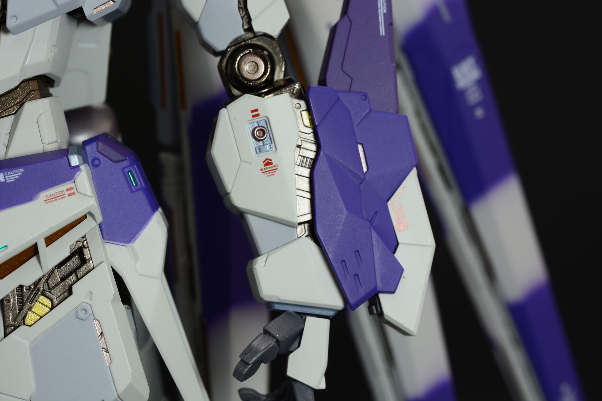 前腕はより大きく開く