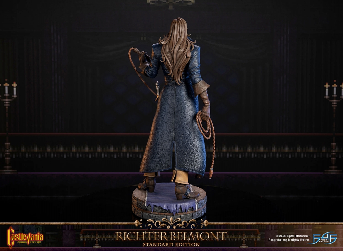 ベルト周り、特に腰に下げた剣とその鞘、そこから伸びる鎖なども細かく造形されている