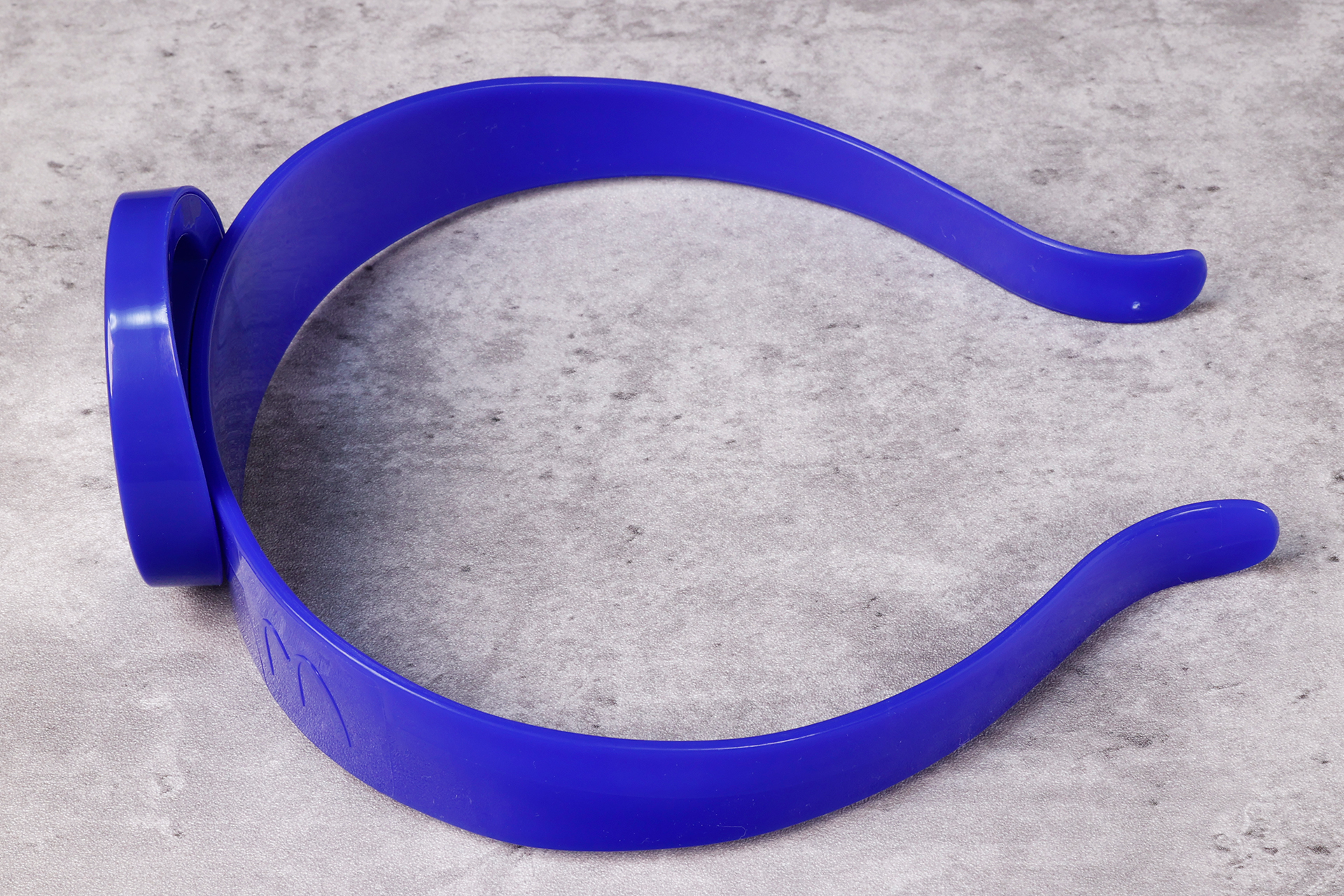 輪っかをはめ込むようなスタイルなので、簡単に着脱することができる