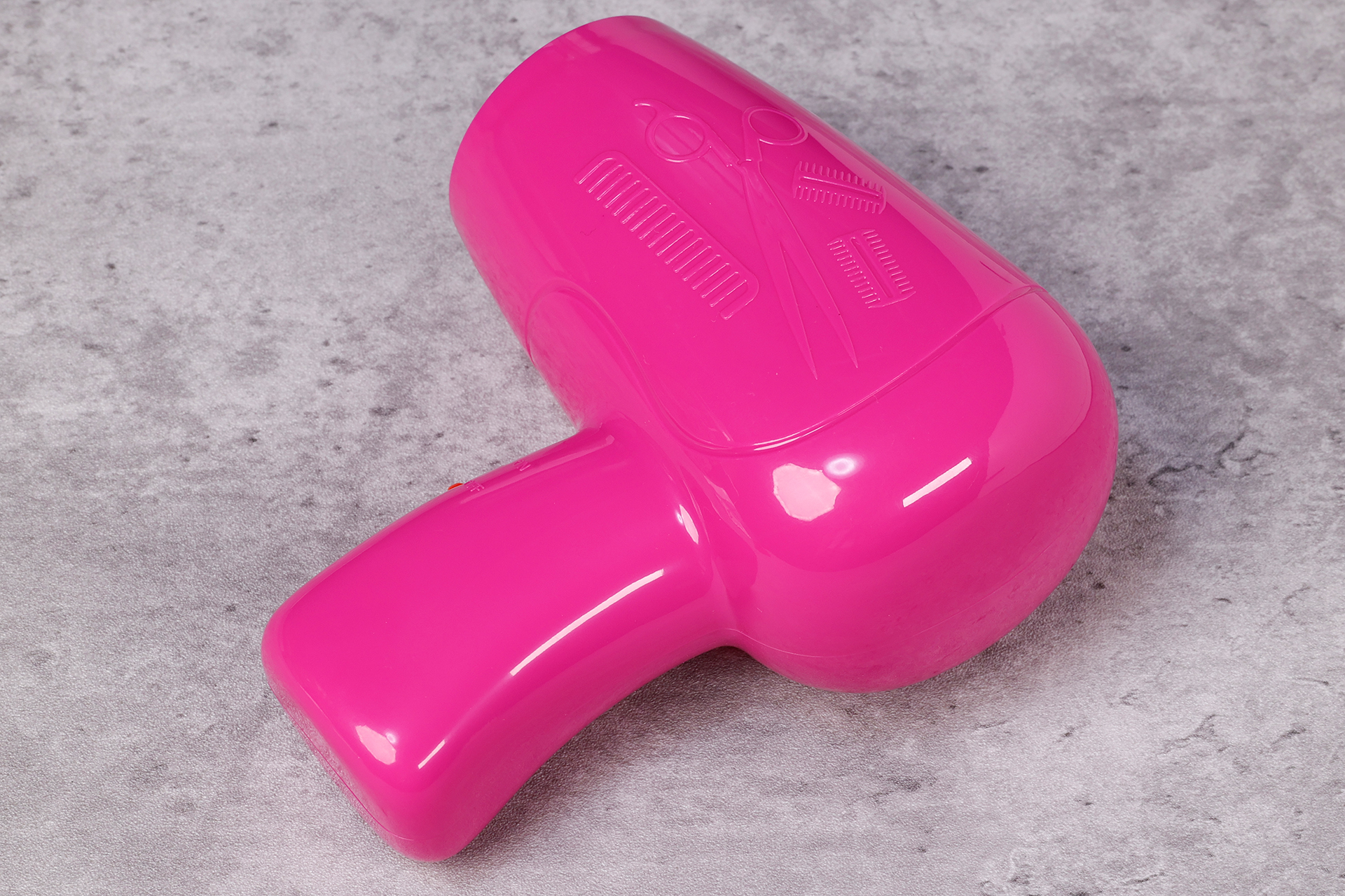 ピンク色のカラーリングがかわいらしい