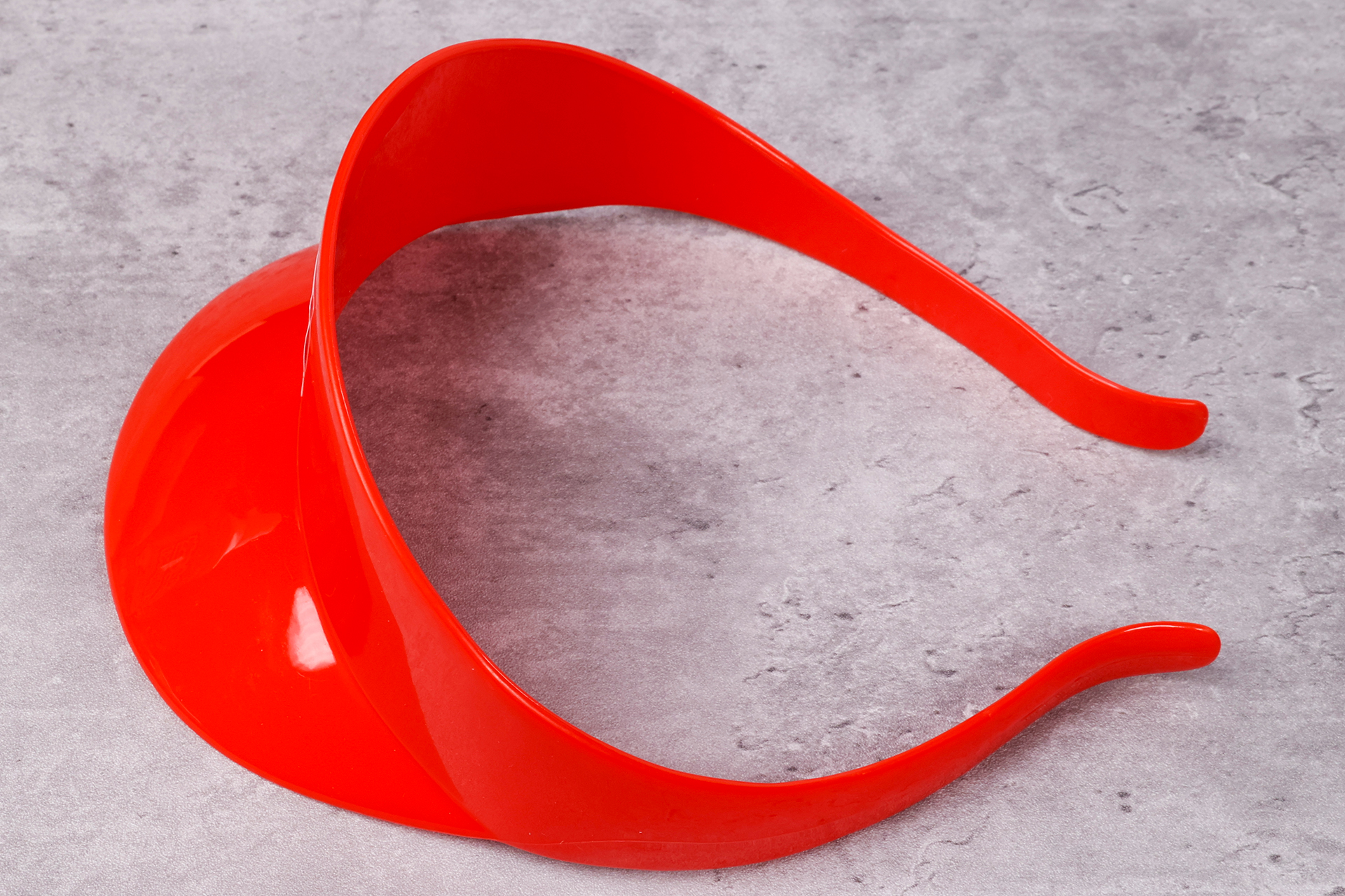 帽子自体にマークなど特別な刻印はされていない