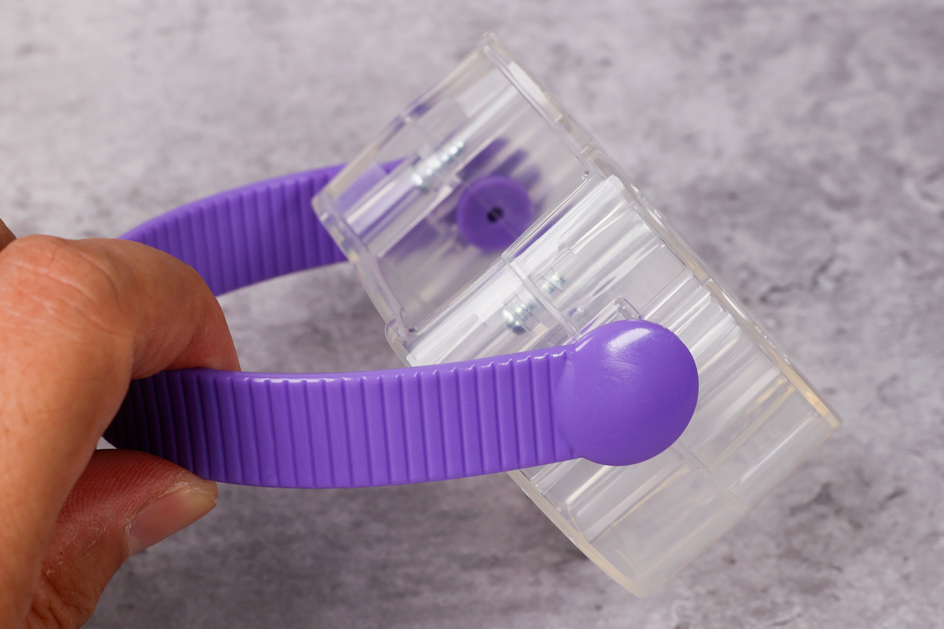 取っ手部分は、このようにある程度動かすことができる