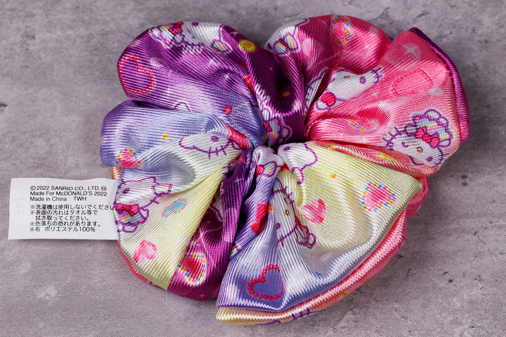 全体的に虹色にグラデーショ運が掛かった、美しい色合いだ