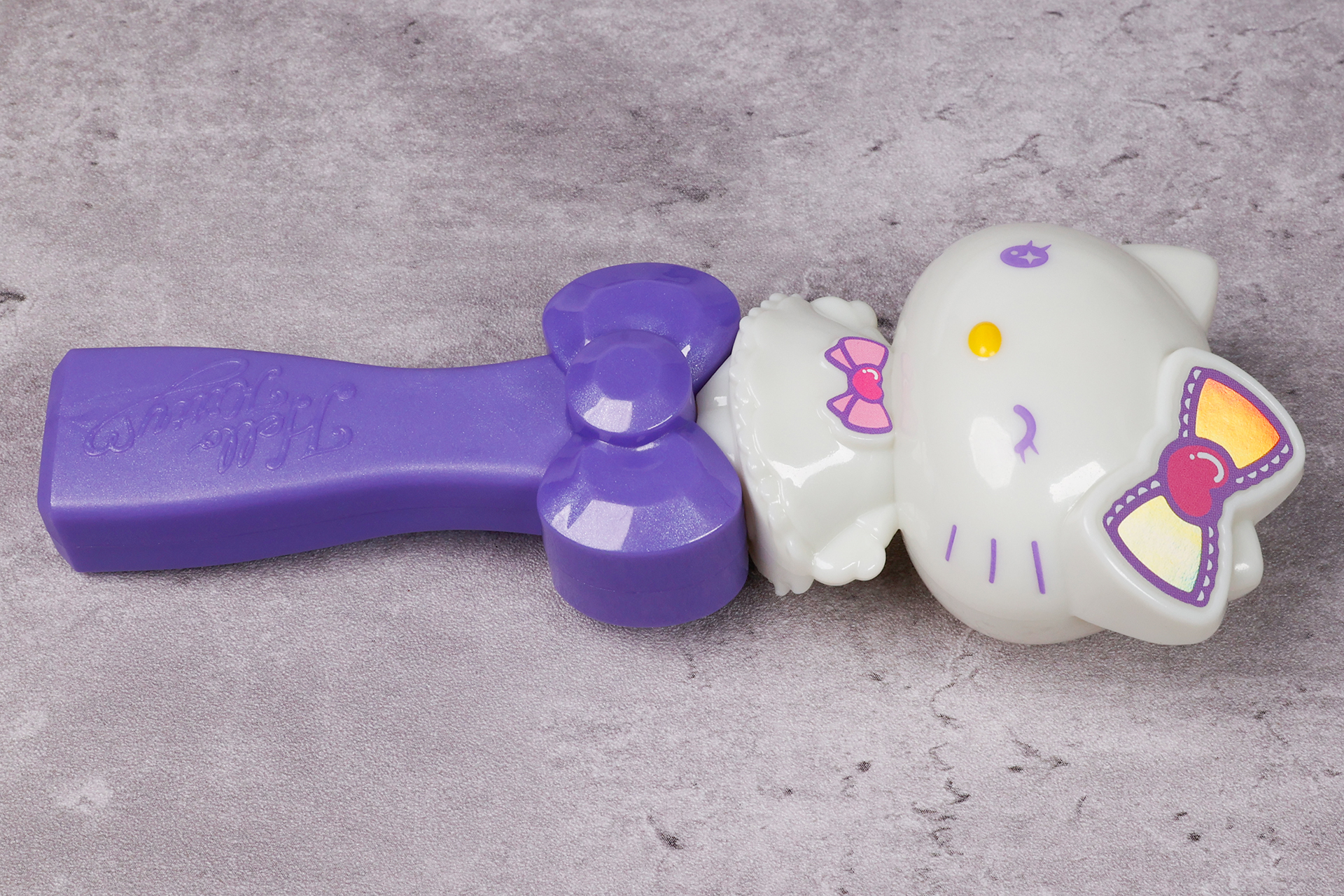 紫色の部分は、若干ラメっぽい感じになっている