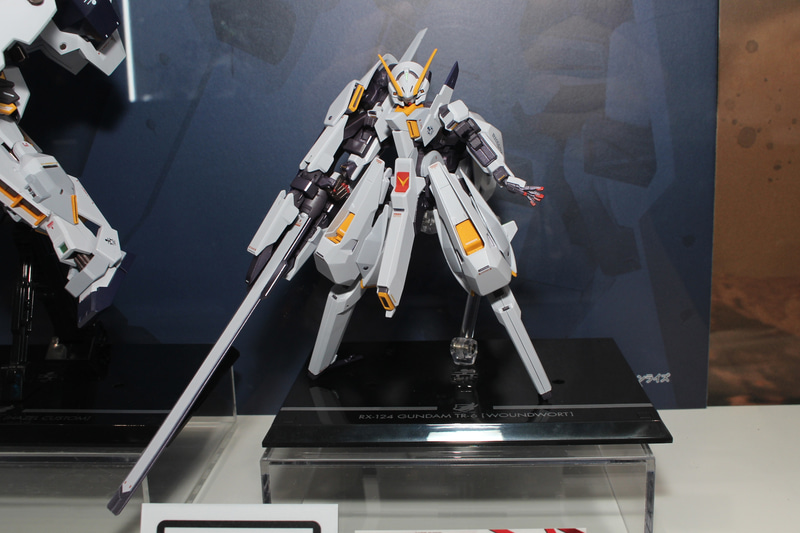 「METAL ROBOT魂 ガンダムTR-6［ウーンドウォート］」。2023年2月発売予定。価格は15,400円（税込）。プレミアムバンダイ販売商品。9月8日にその全貌が明らかになる