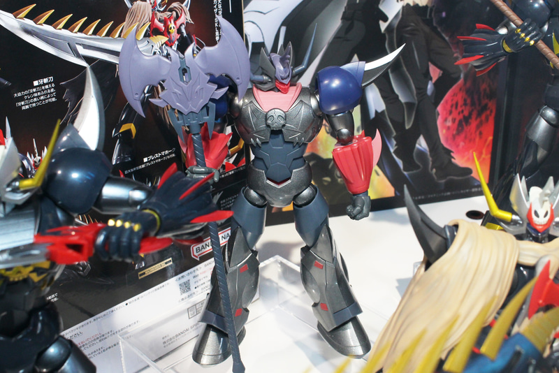 未済色のサンプル。鋼色の部分がダイキャストパーツとなるようだ