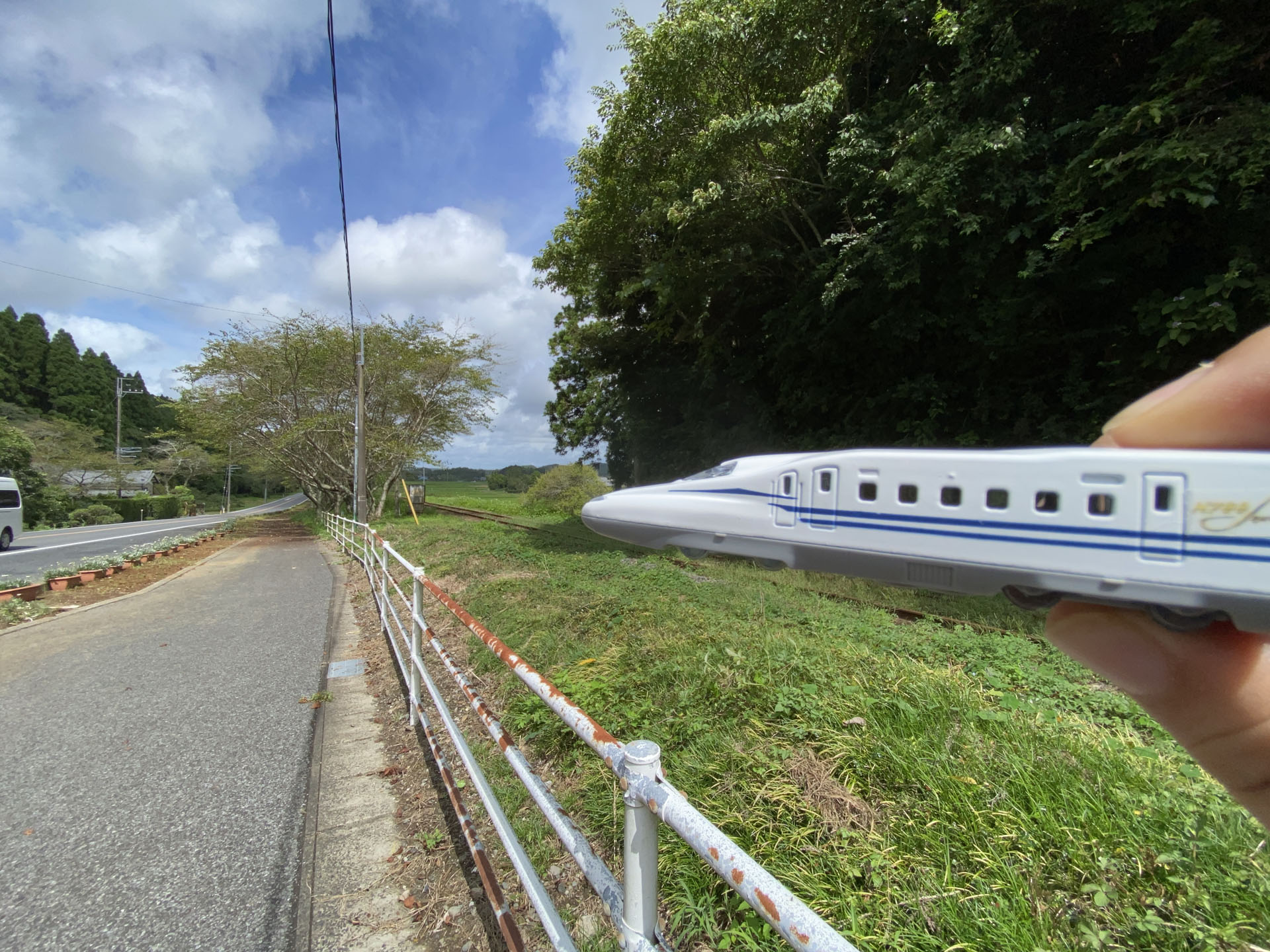 田園地帯や直線が続く場所など様々な風景をリビングトレインを組み合わせてるのが楽しい