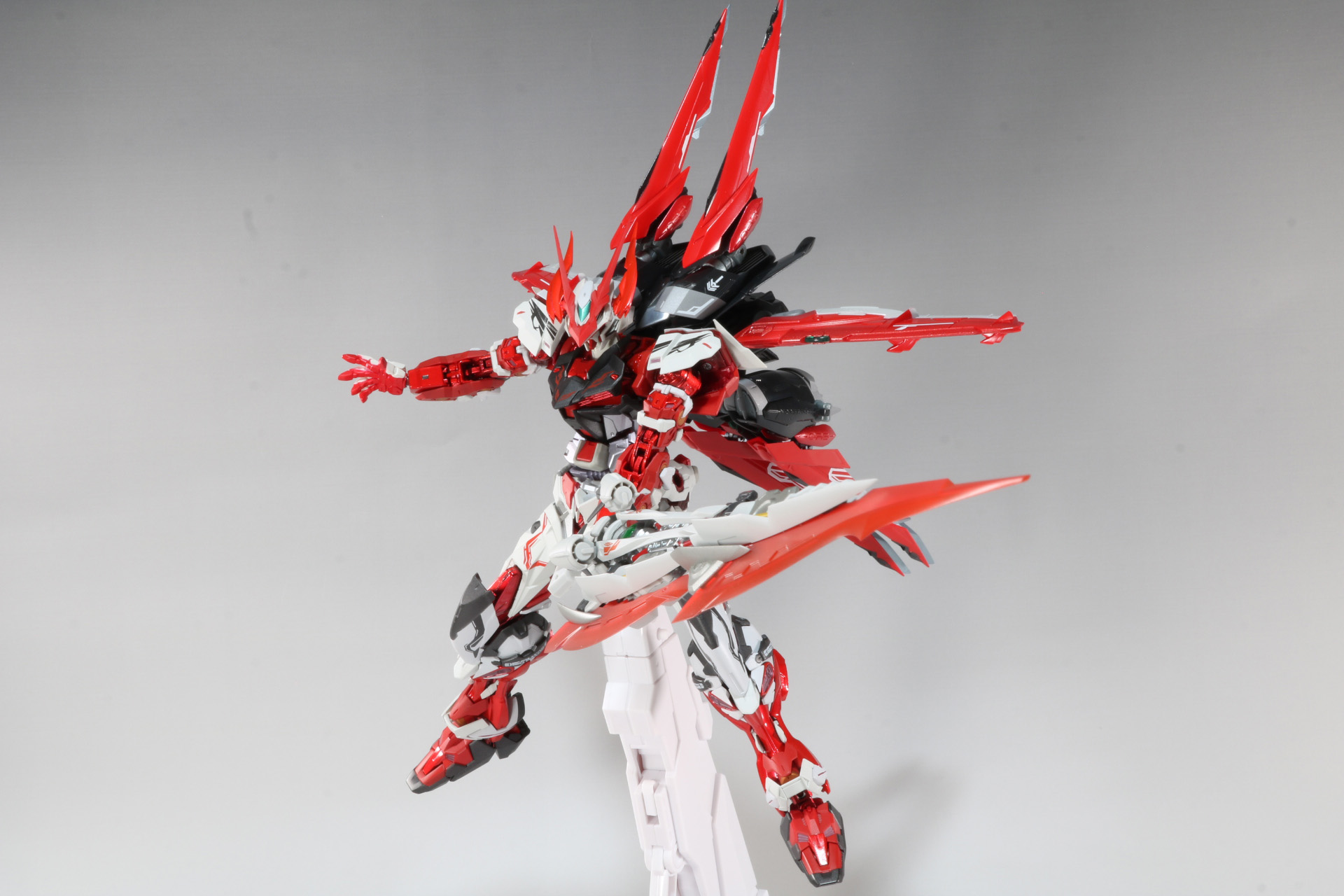 ツインソードでは、本体を超える大きさとなる