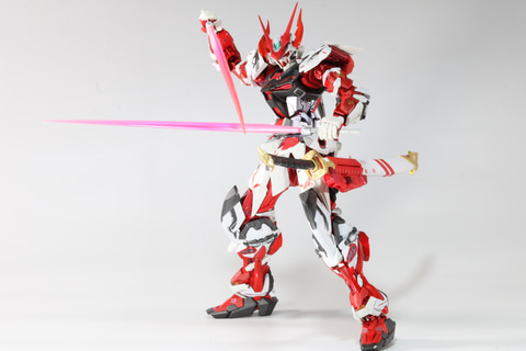 メタルビルド ガンダムアストレイレッドドラゴニクス　カレトヴルッフ3セット ガンダムアストレイ レッドドラゴンの進化形態「レッドドラゴ