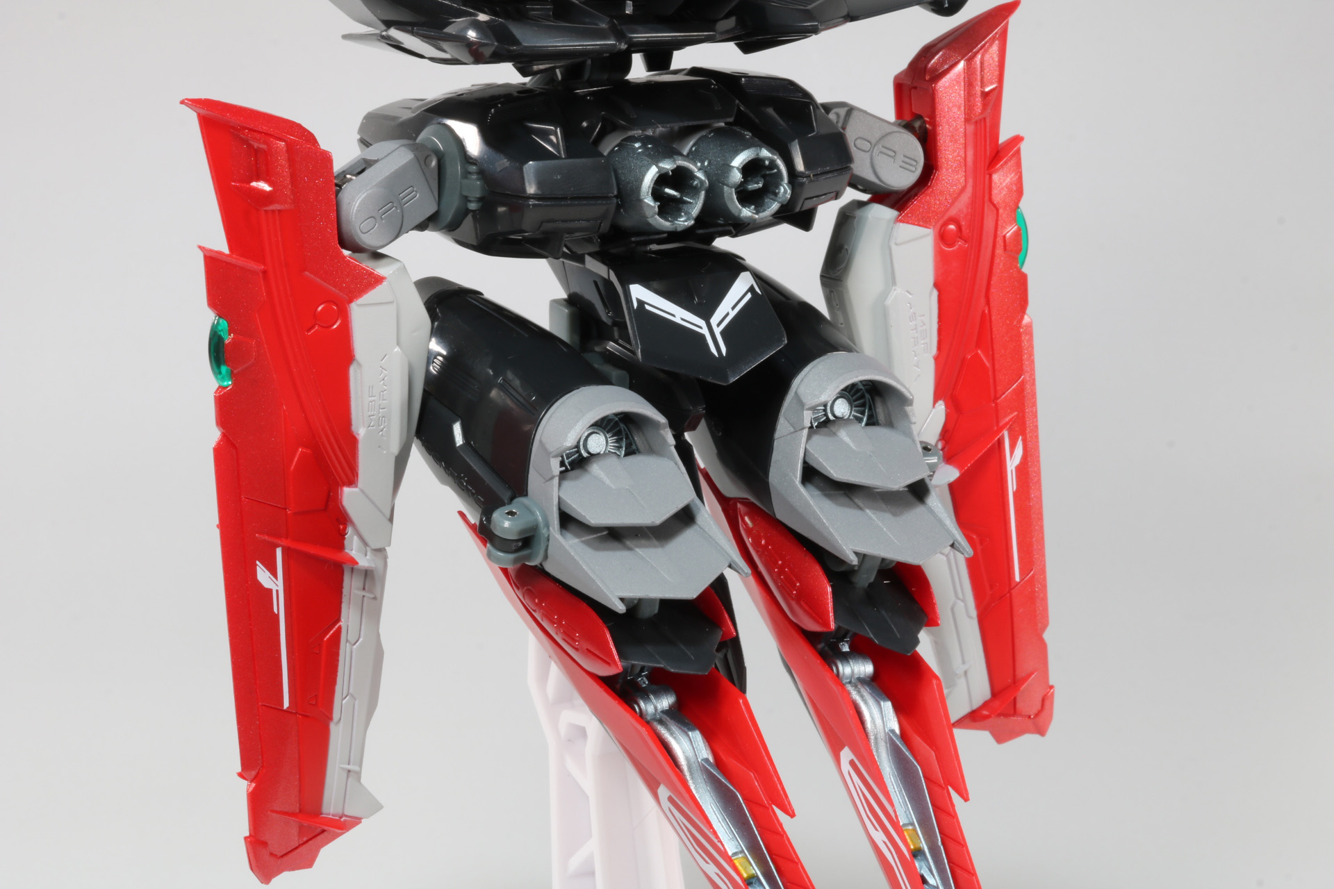 主翼も接続口の可動と折り畳み可動ができる