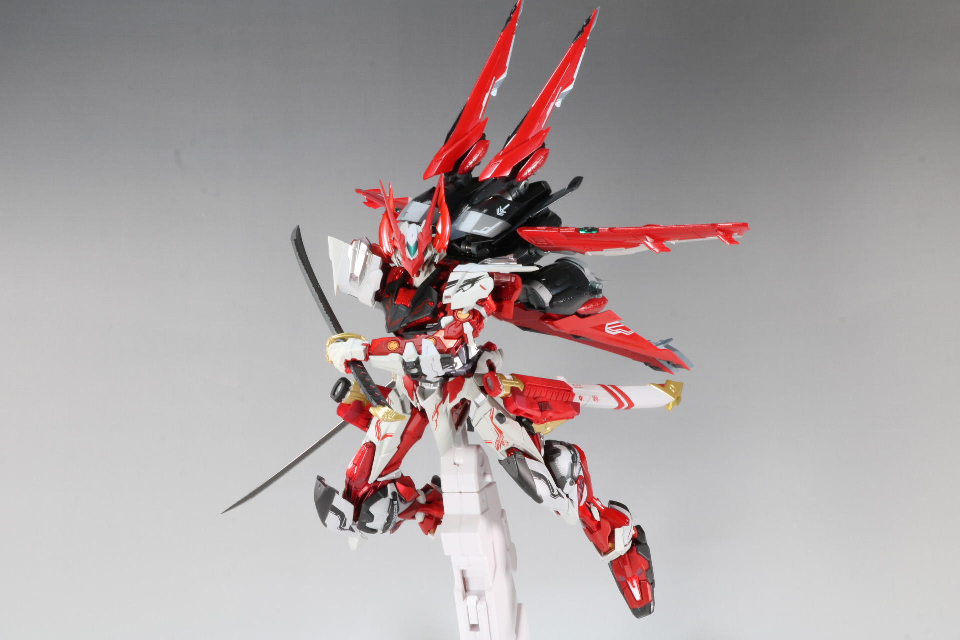 ビームライフル、対ビームシールドを構えたディスプレイ