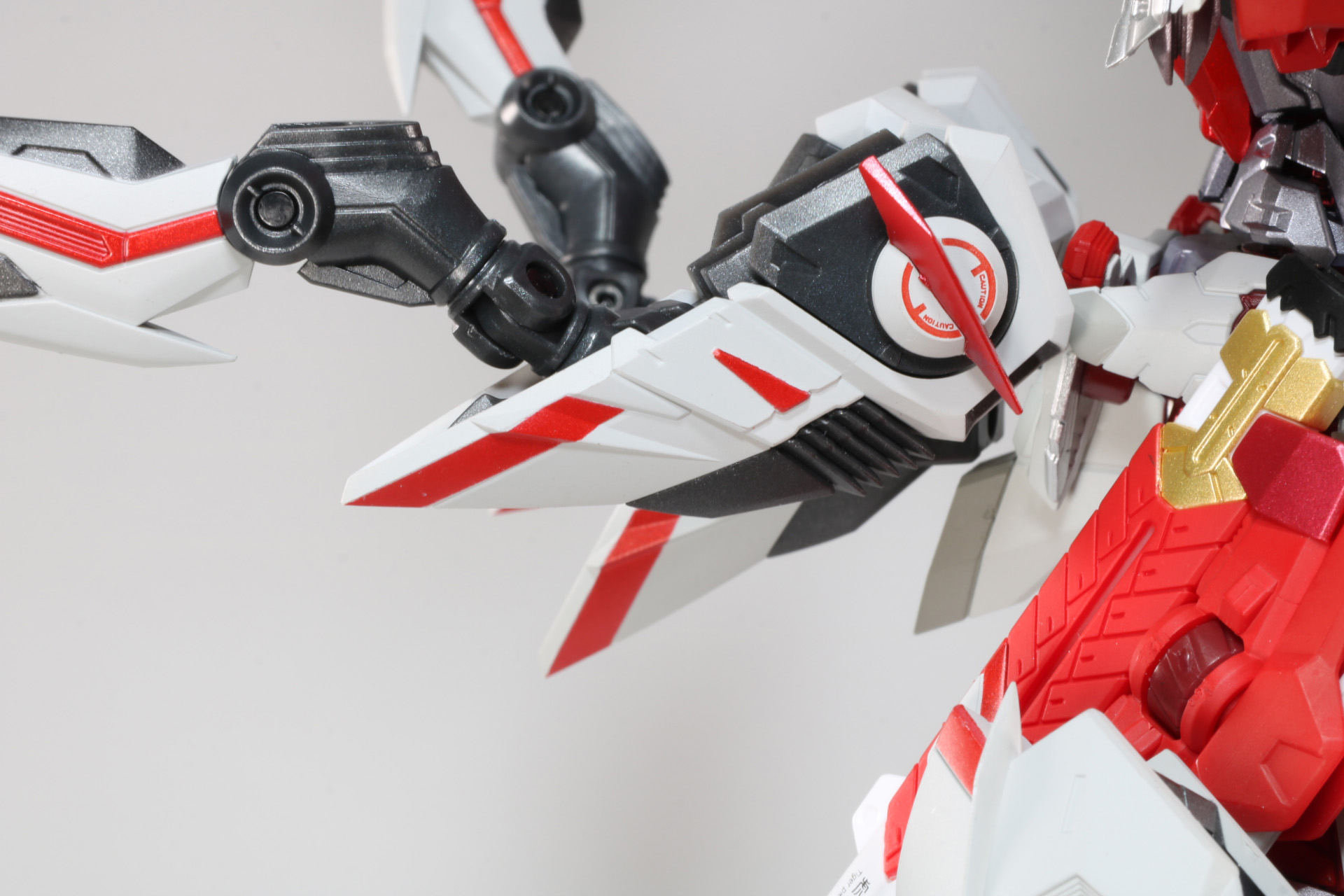 基部パーツを取りつけて、様々な表現もできる