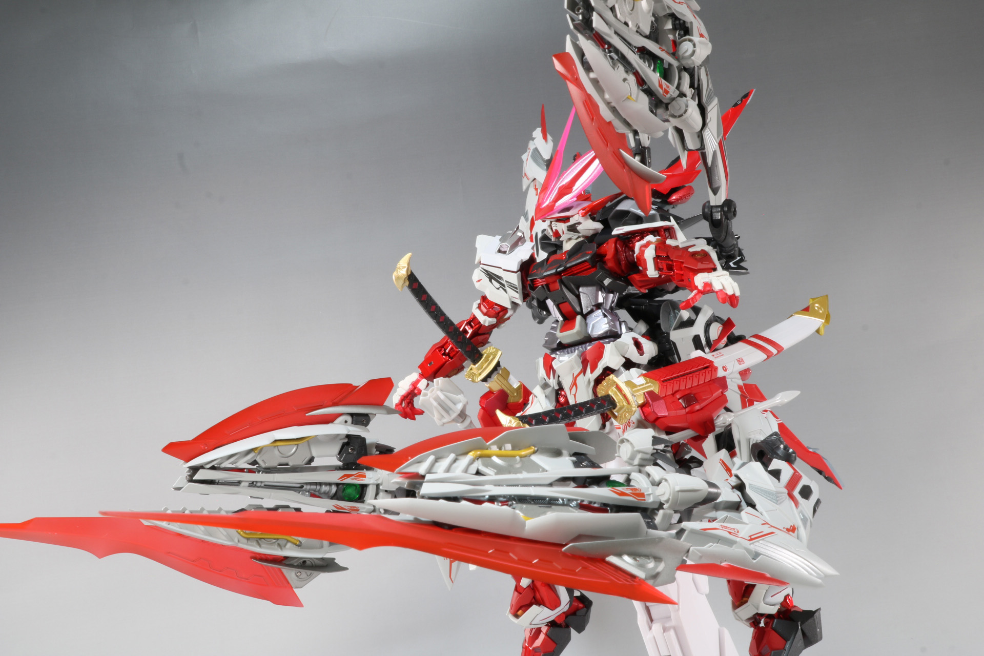 巨大なアームで不規則な射撃タイプに