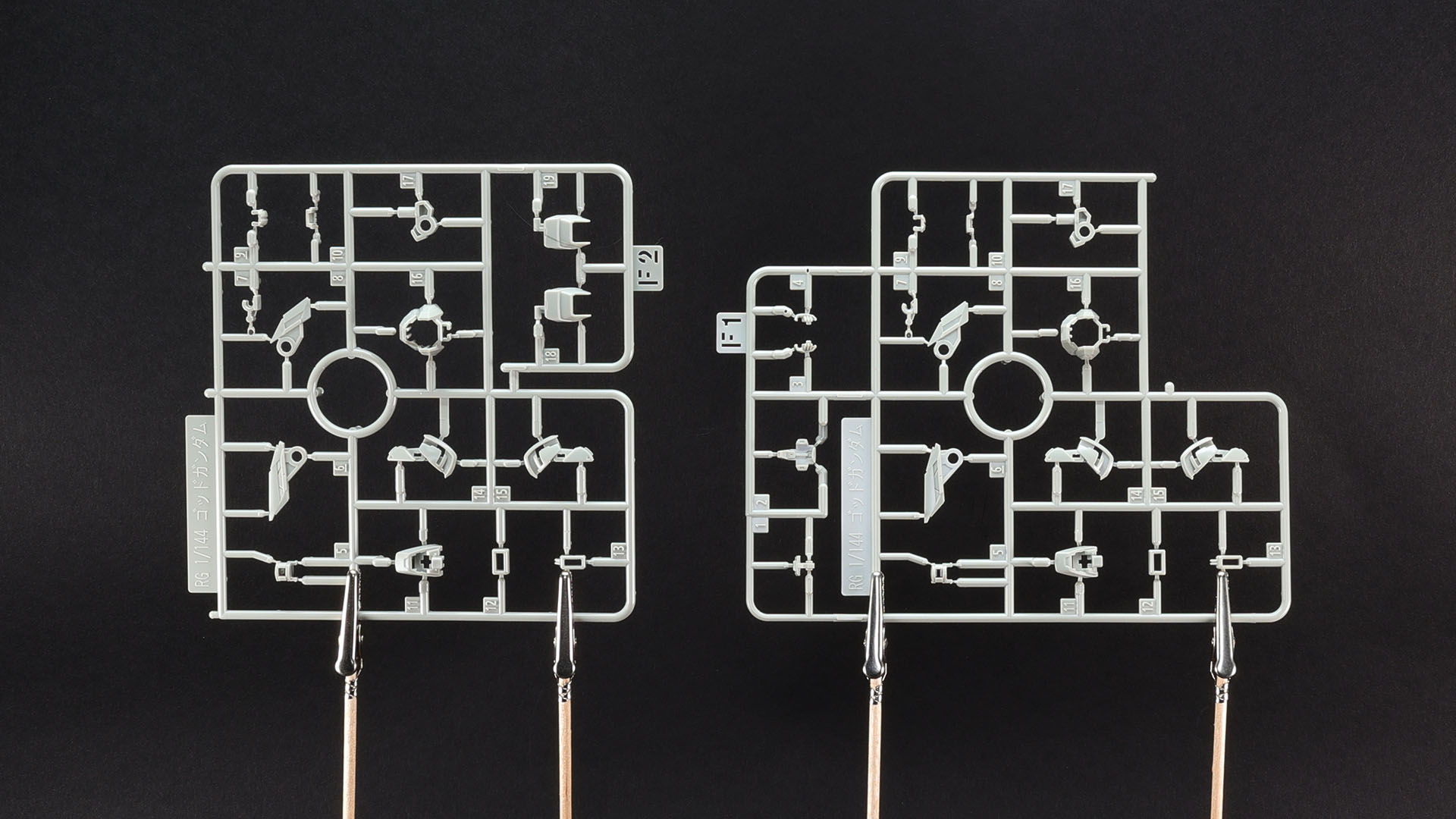 F：主に外装パーツ