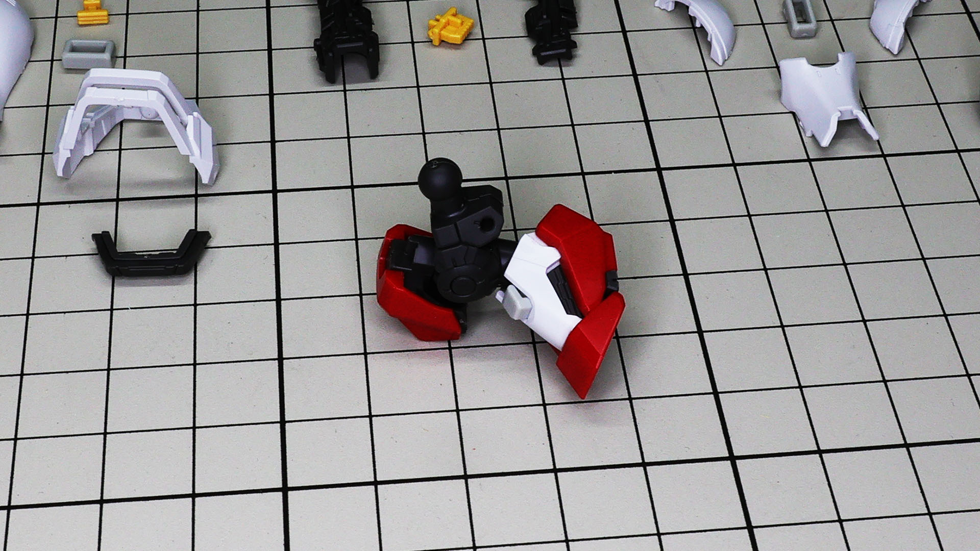 ロール軸によって足先が回転します