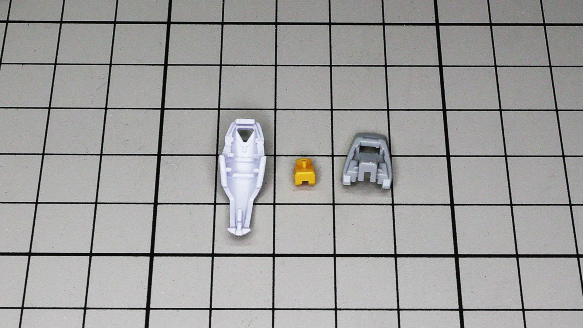 膝アーマーには超細かい逆三角形のディテールがあり、それを組み込んでいきます