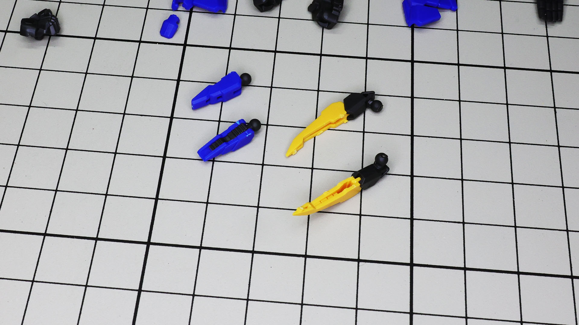 ツメの裏側は肉抜きになっているので気になる場合は埋めるとよい雰囲気になりそうです