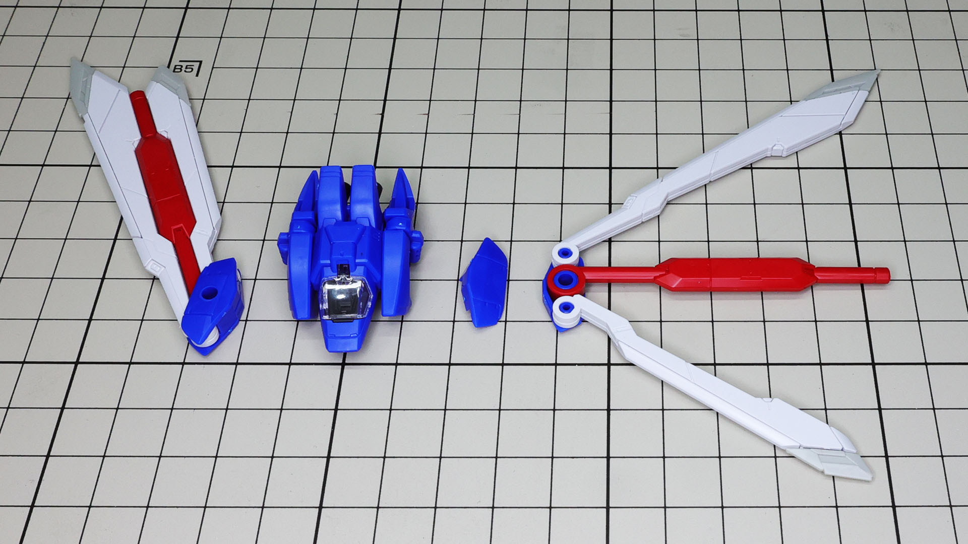 ウイングは後ろにはねあげられます