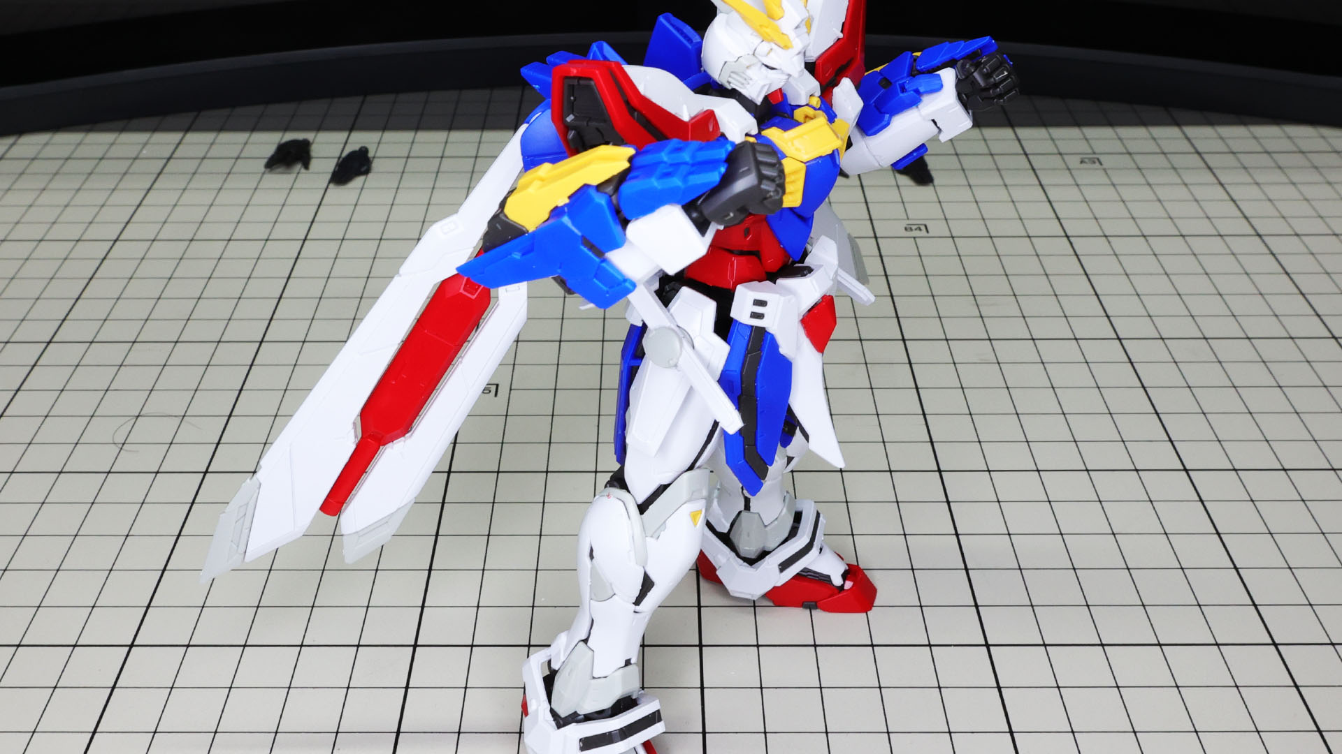 腰のサイドアーマーにゴッドスラッシュを装備