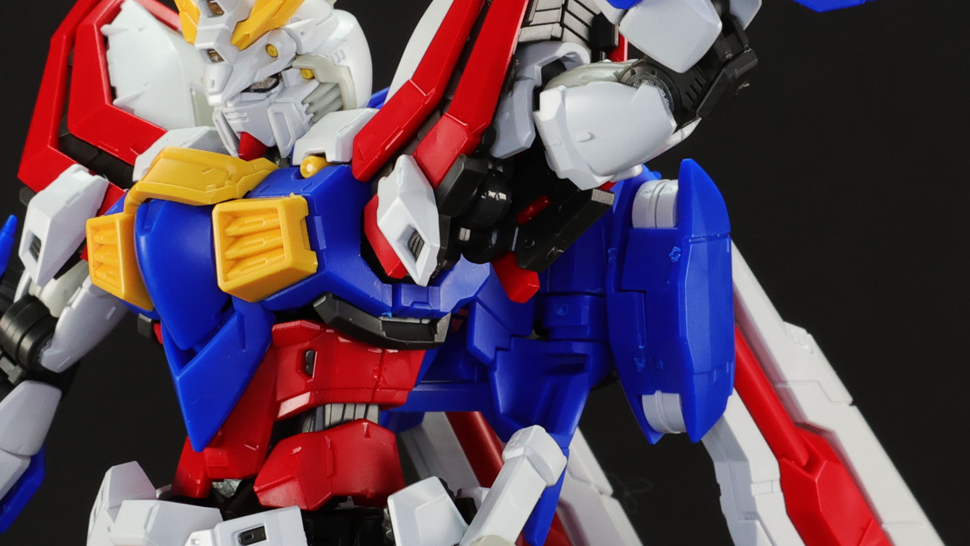 脇も大きく外側へ移動します。脇下、脇腹のディテールがかっこいい！