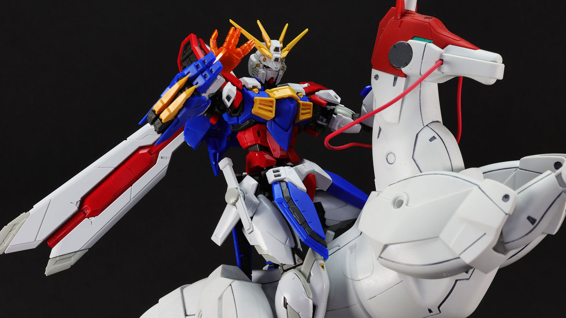 この風雲再起とマスターガンダムは「HGFC 1/144 マスターガンダム＆風雲再起」（2011年）のものです