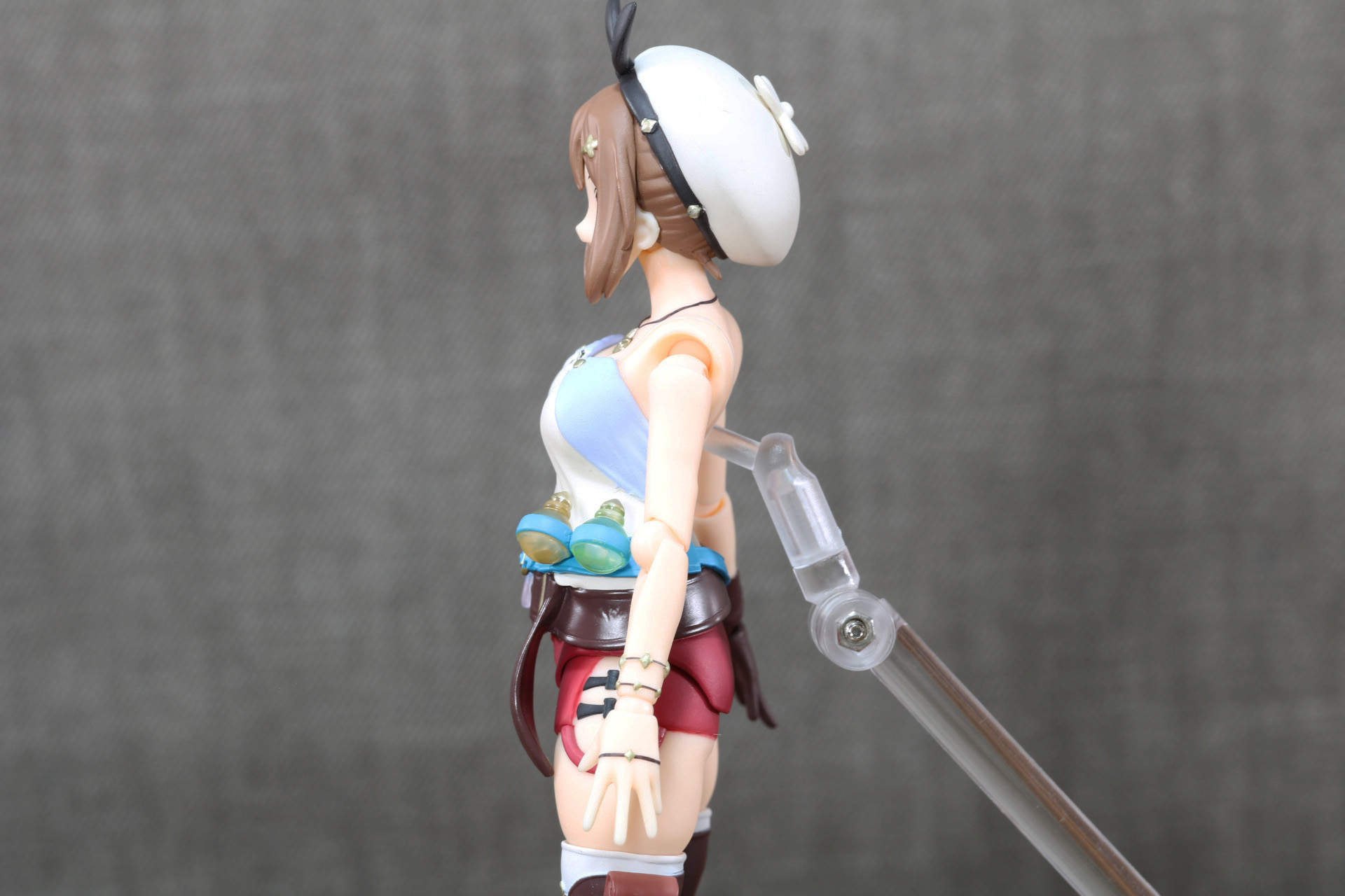 肘関節も大きく動かすことができる