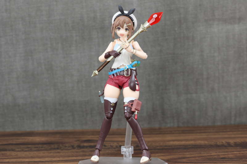 「フラムロッド」を手にした姿