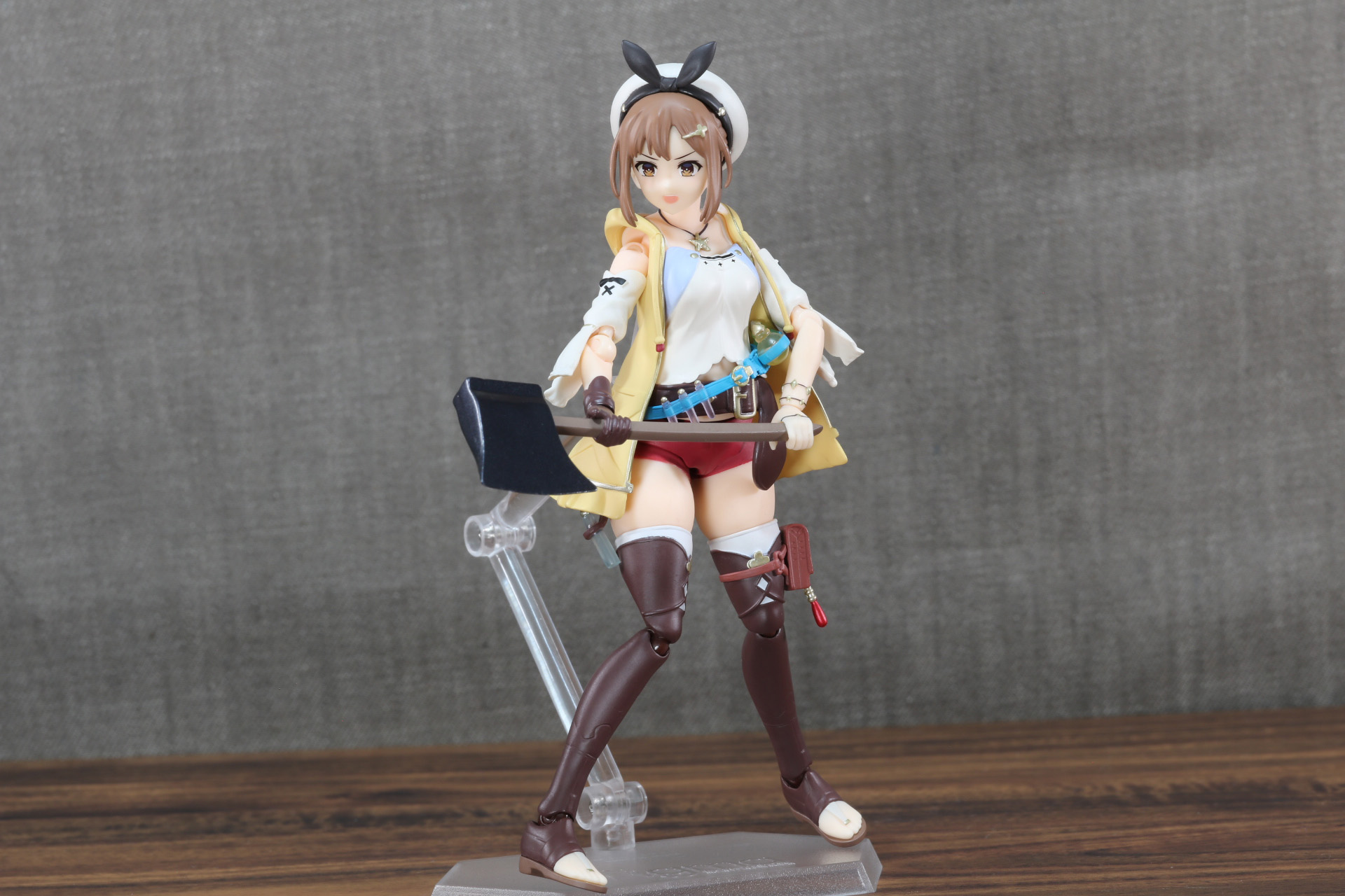 振り下ろす動作が可能