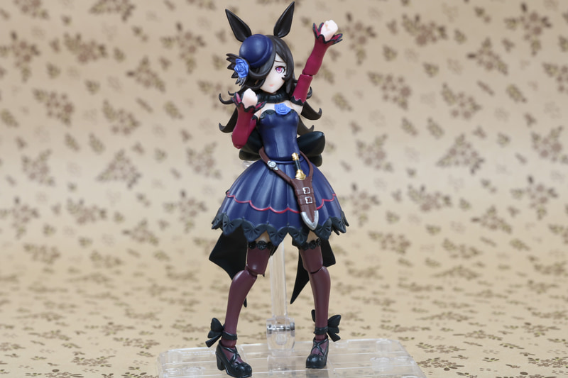 腕を上げてアピール