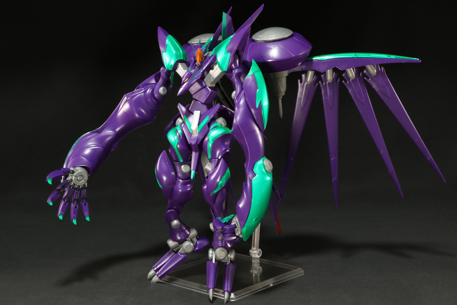 指を絡ませたポージングが可能