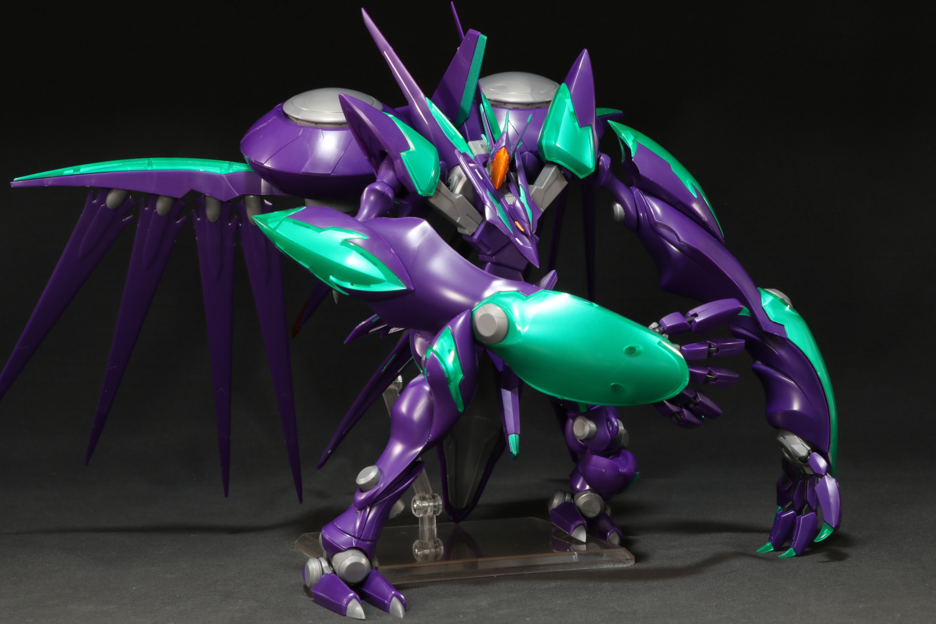 指を絡ませたポージングが可能