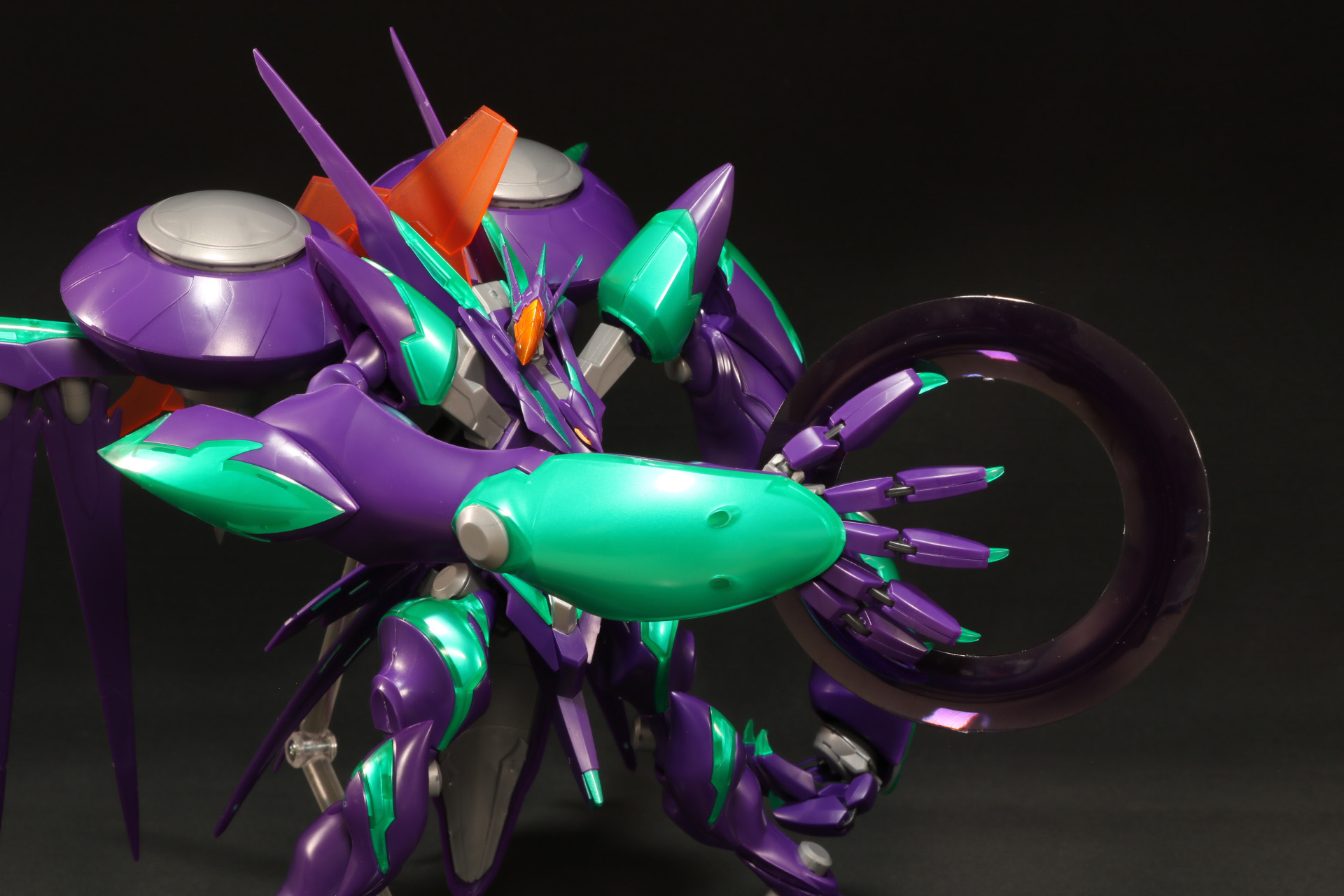 ルガーランスは本体を超える大きさとなっている