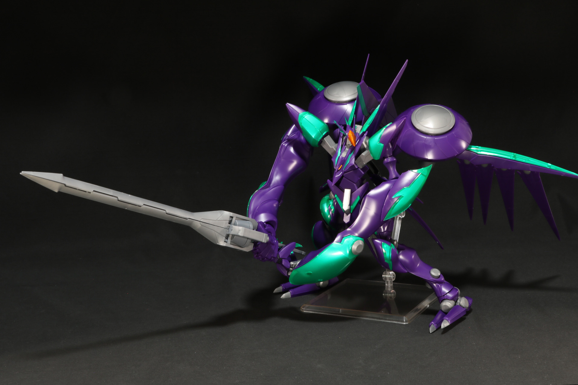 武器持ち手でルガーランスをしっかりと保持することができる